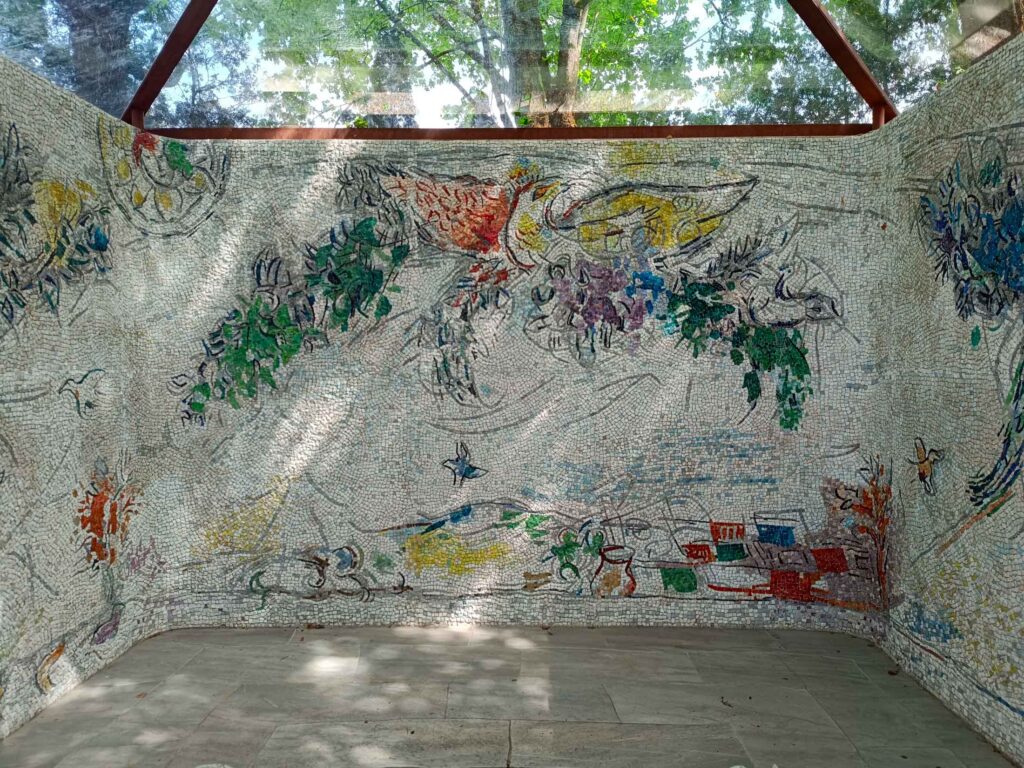 mosaïque « La cour Chagall , un jardin d’hiver »